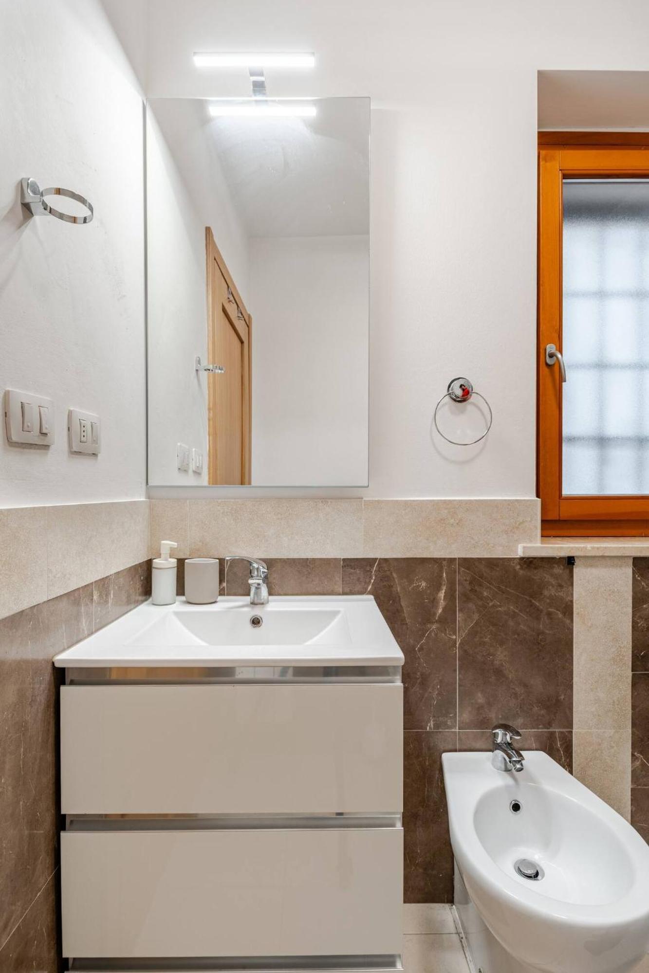 Laurentina House, Accogliente Bilocale A Sud * Rome
